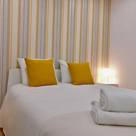 Porto Villa בית הארחה