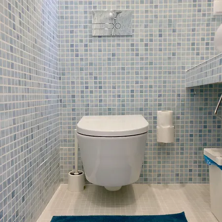 Porto Villa בית הארחה